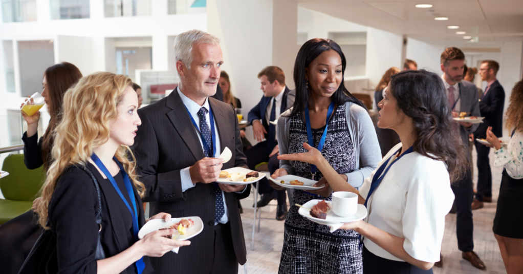 Sabemos o quanto é difícil fazer networking em eventos, saiba aqui dicas incríveis